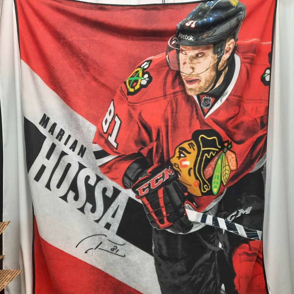 Chicago Blackhawks 4' x 5' NHL Throw Blanket Hockey Sports Fan gear